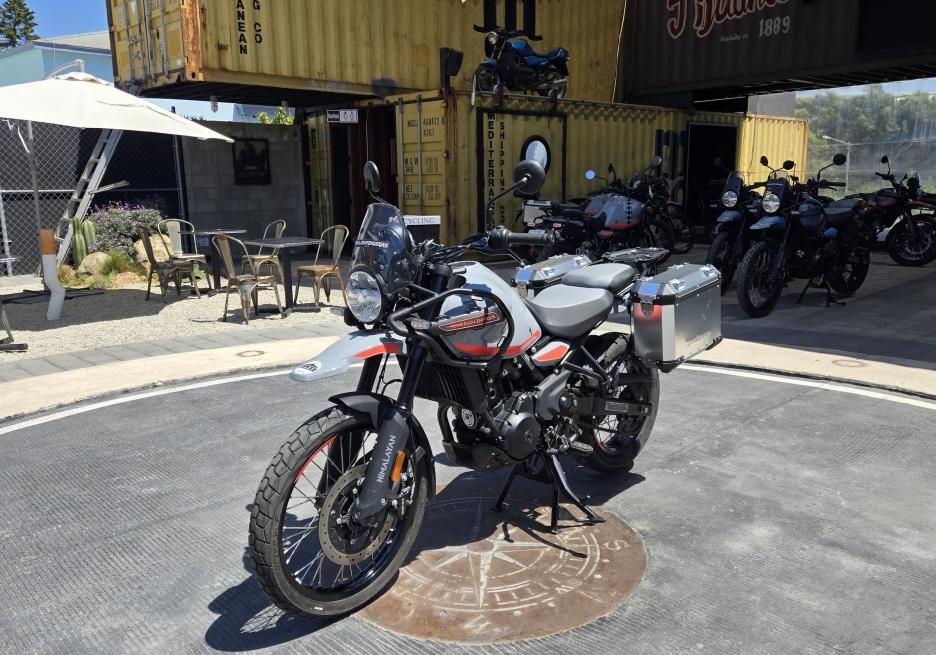 Royal-Enfield-STATICO4.jpeg